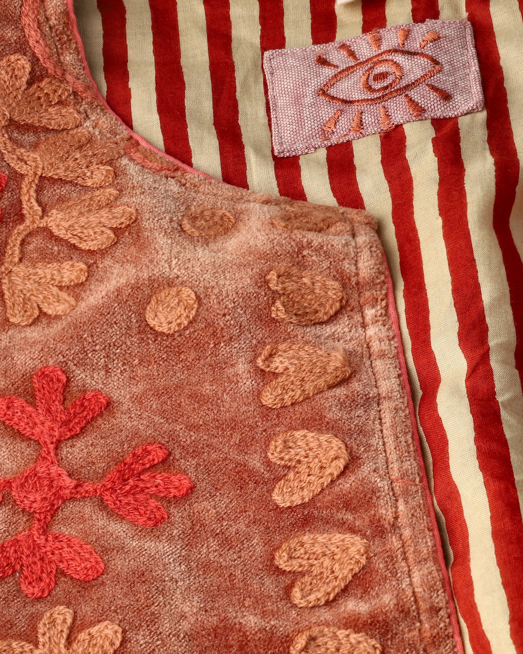 Jaqueta Veludo Bordada Rosa