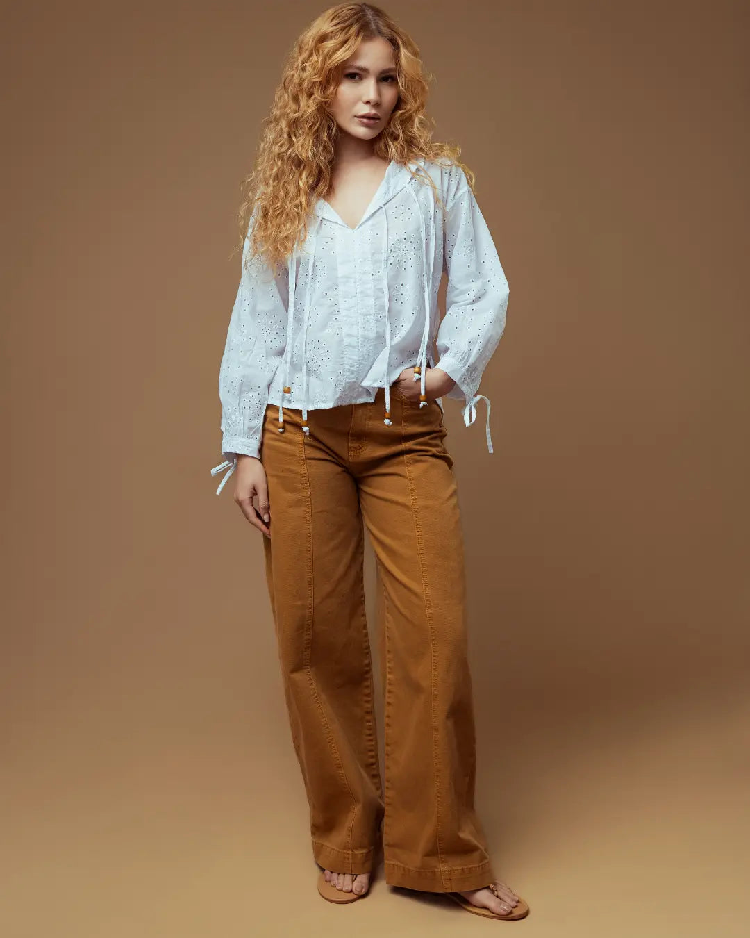 Calça Pantalona de Sarja Caramelo com Estampa de Citrino