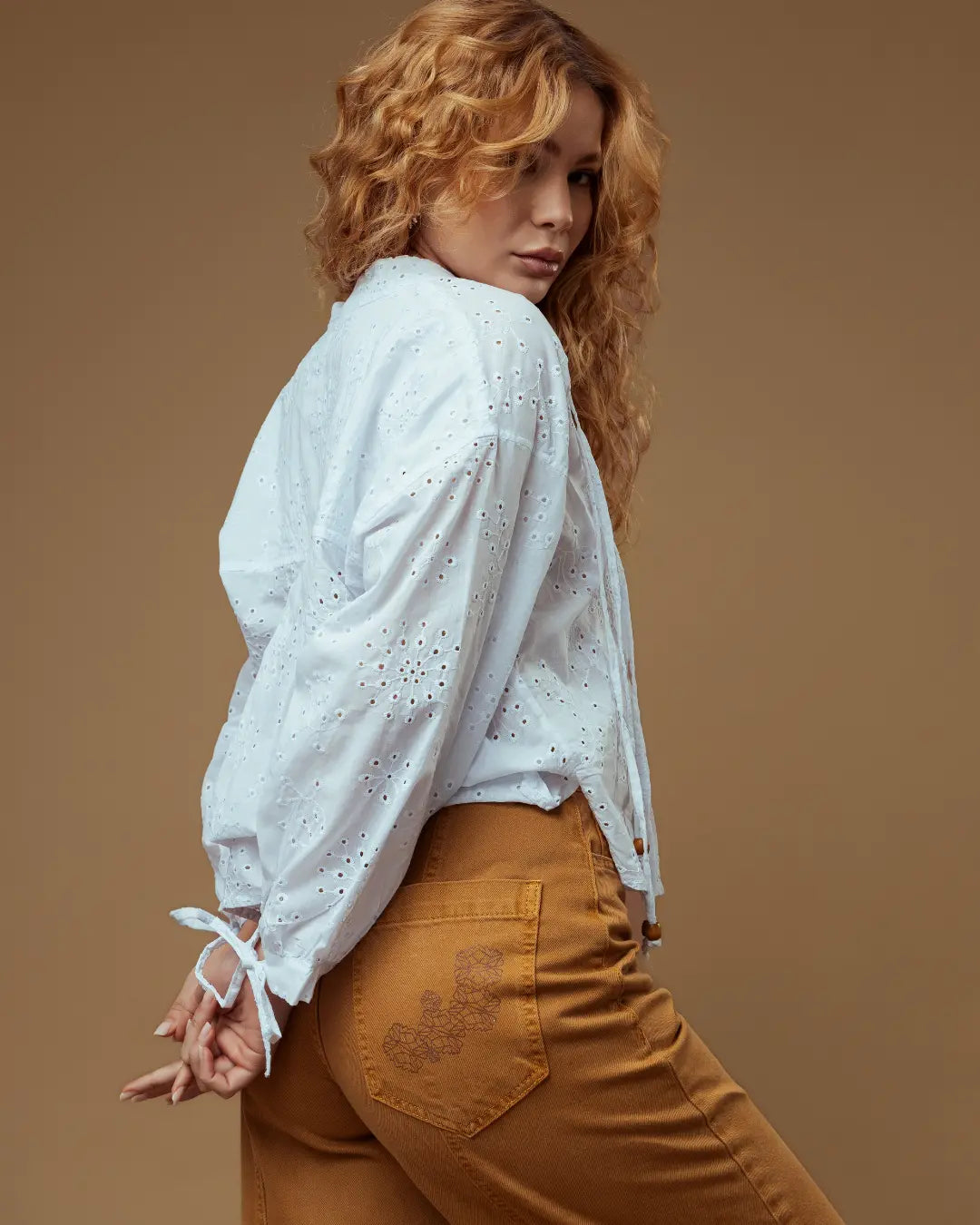 Calça Pantalona de Sarja Caramelo com Estampa de Citrino