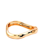 Pulseira dura orgânica dourada