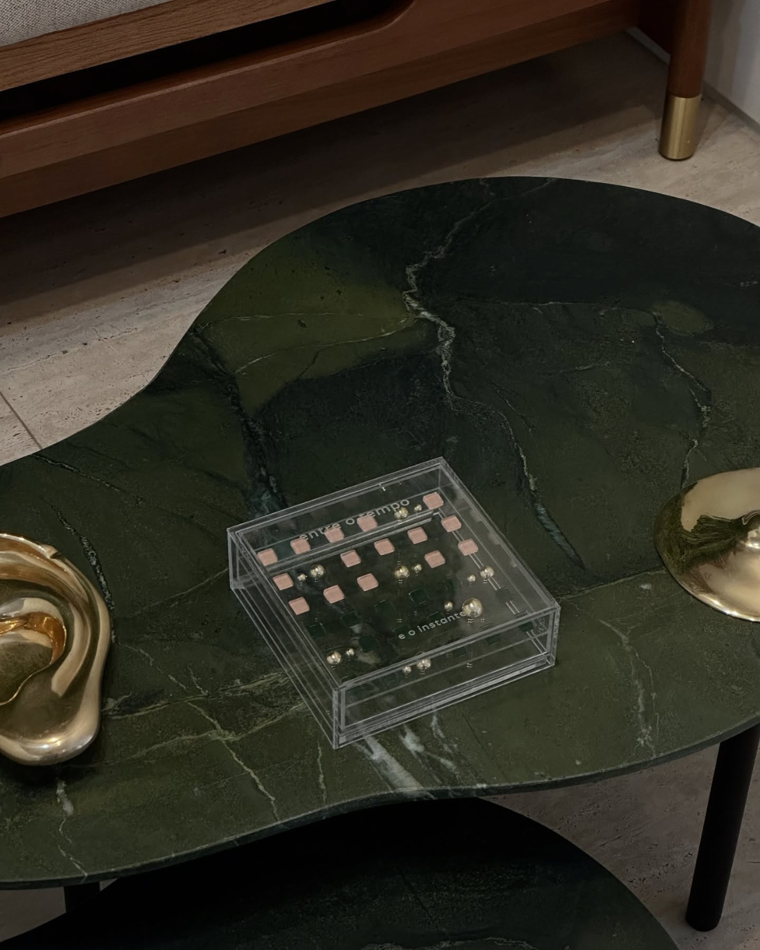 Entre O Tempo e o Instante