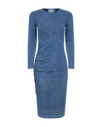 Vestido de malha franzido na lateral