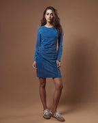 Vestido de malha franzido na lateral