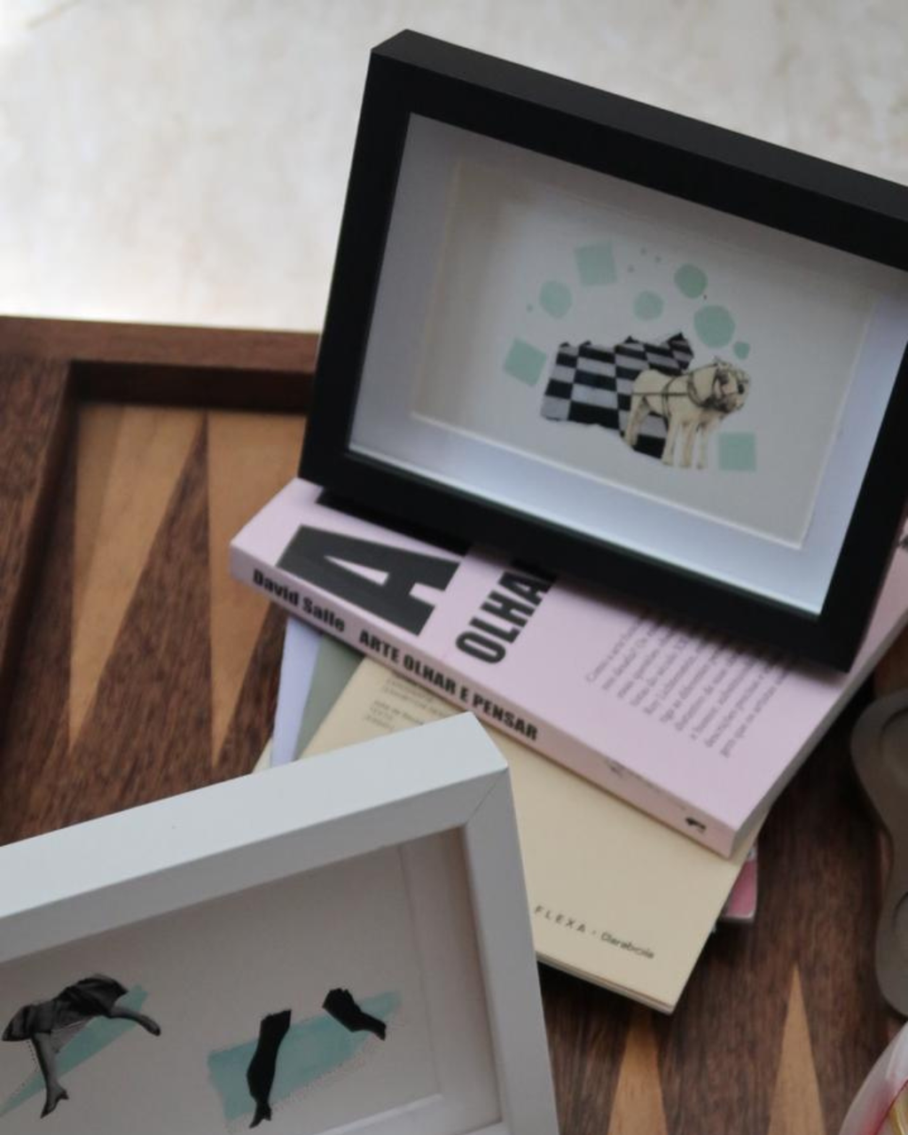 Colagem enquadrada “dancing feet”