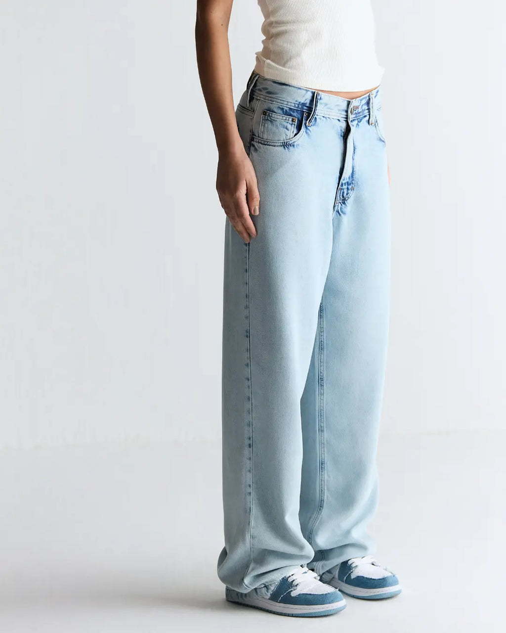 D04CAL04 - CALÇA OVERSIZED LIGHT BLUE DENIM