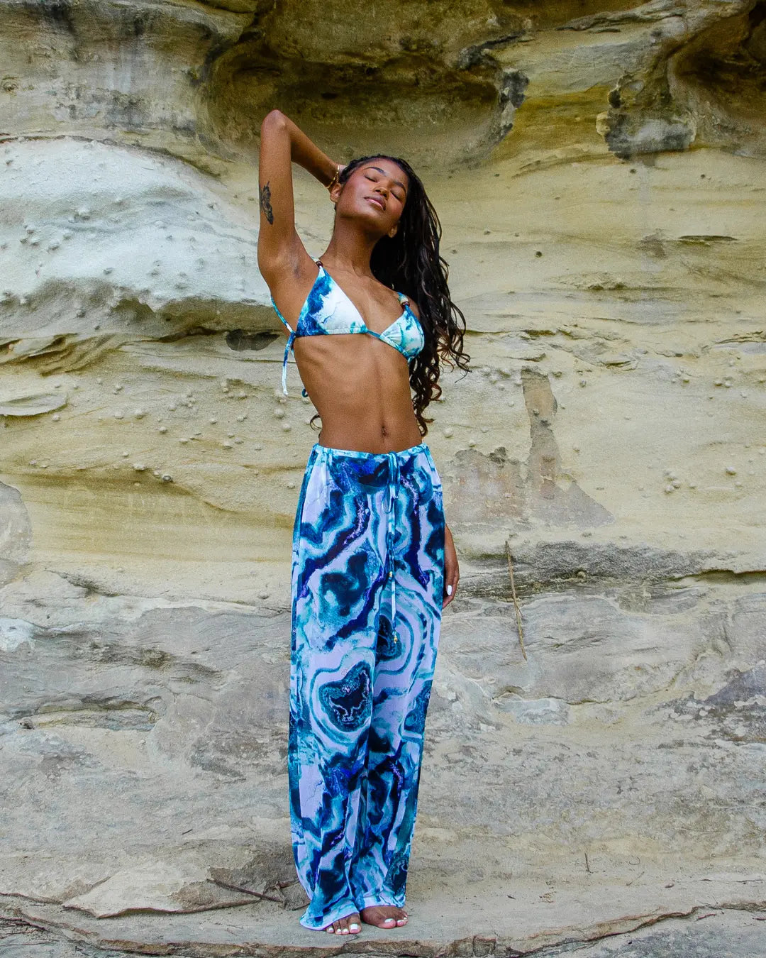 Conjunto Safira & Naturale - Calça de Tule + Biquíni Cortininha - Azul Mineral