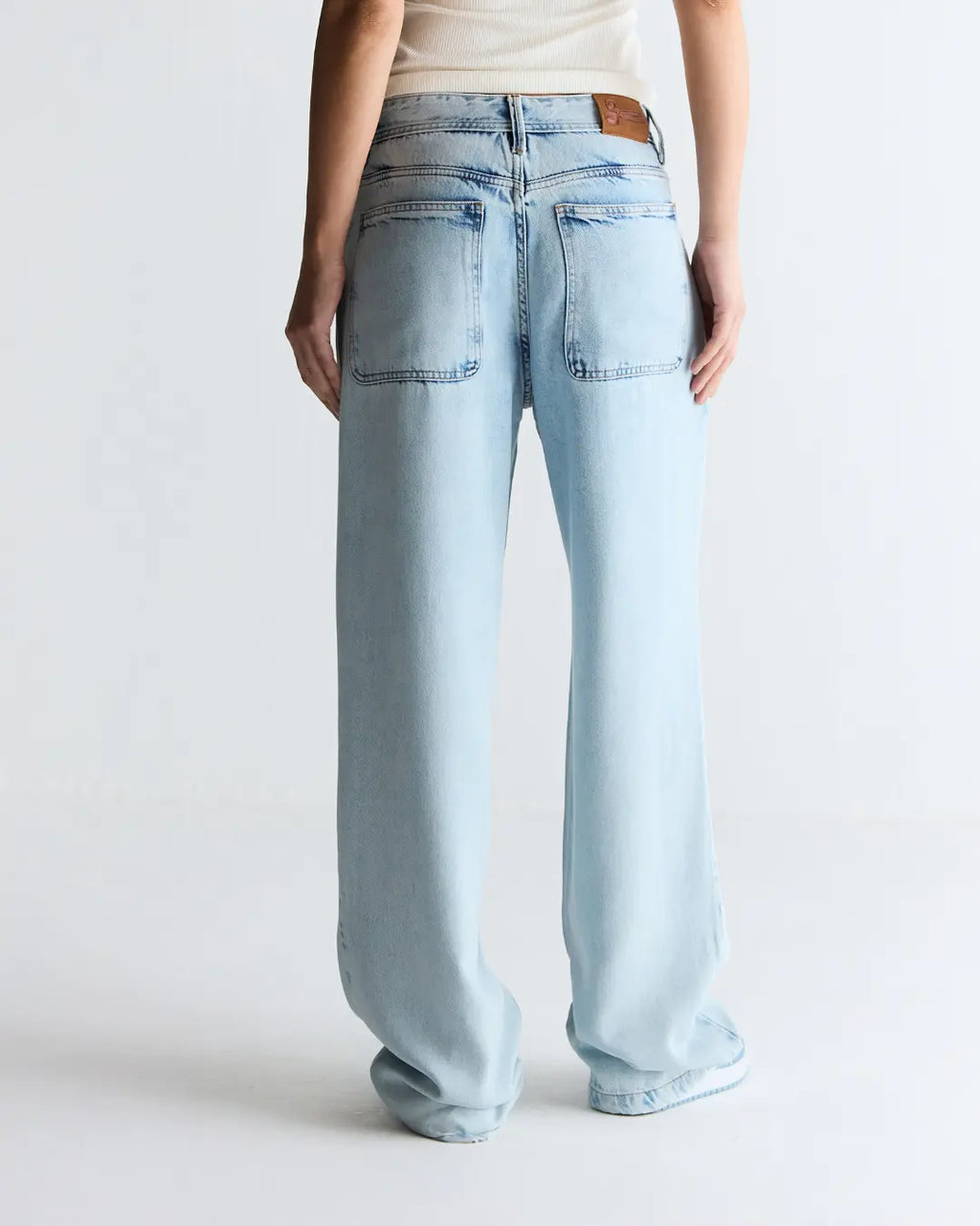 D04CAL04 - CALÇA OVERSIZED LIGHT BLUE DENIM