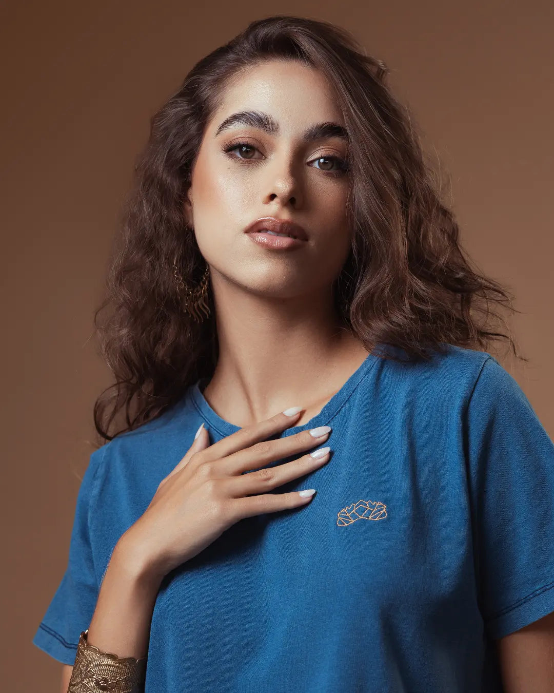 Camiseta com Bordado Citrino