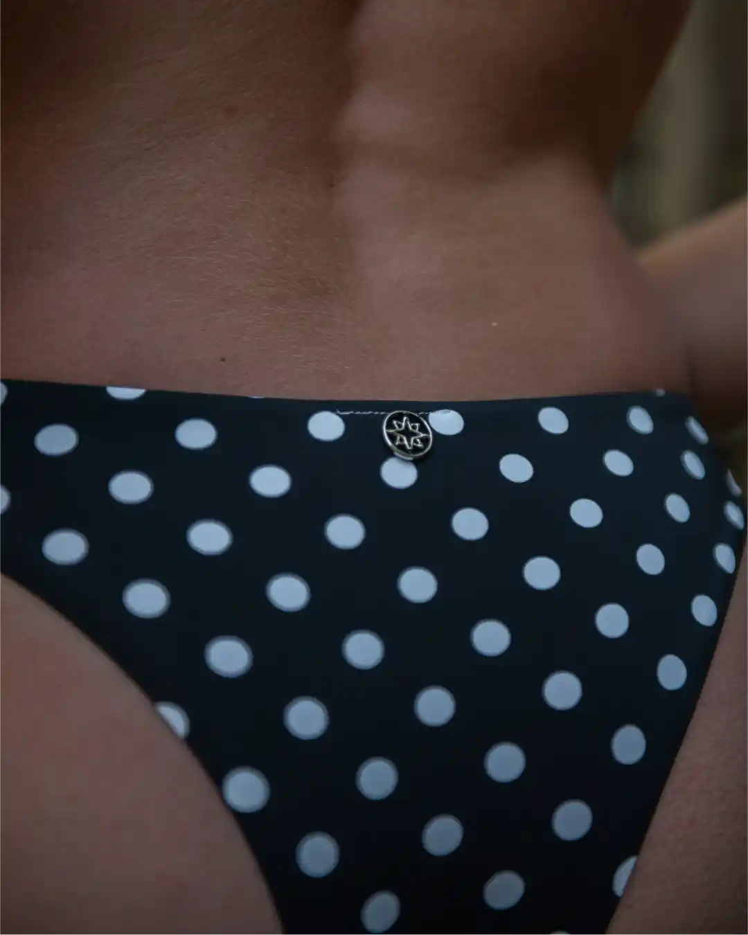 Calcinha básica Corumbau Poá preto