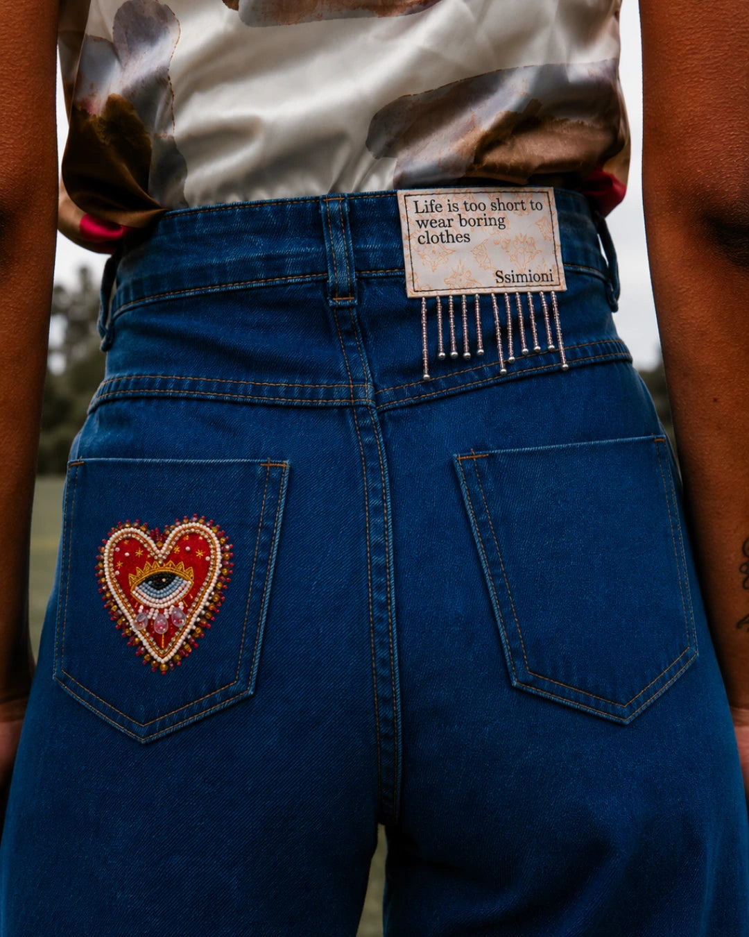 Calça Jeans Estrutura Bordado Vermelho