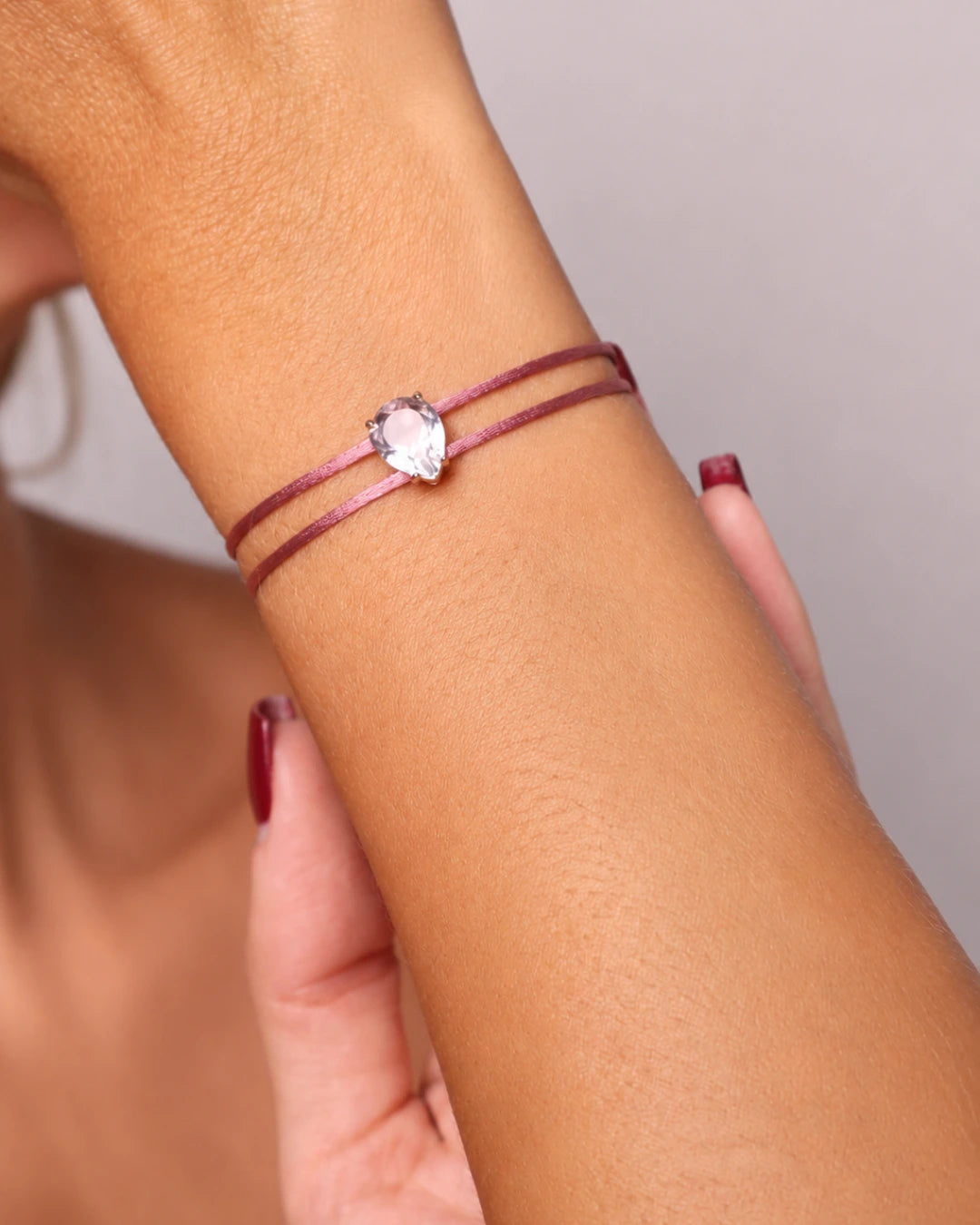 Pulseira Fio Duplo Rosa de Seda Pingente Cristal