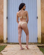 Calcinha costura na vertical metal Bainema Nude