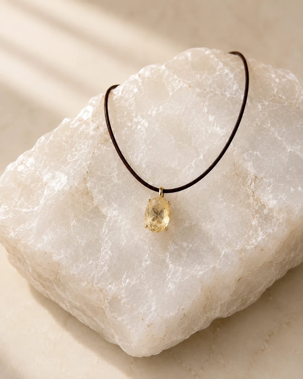 Chocker Fio de Seda Gota Oval