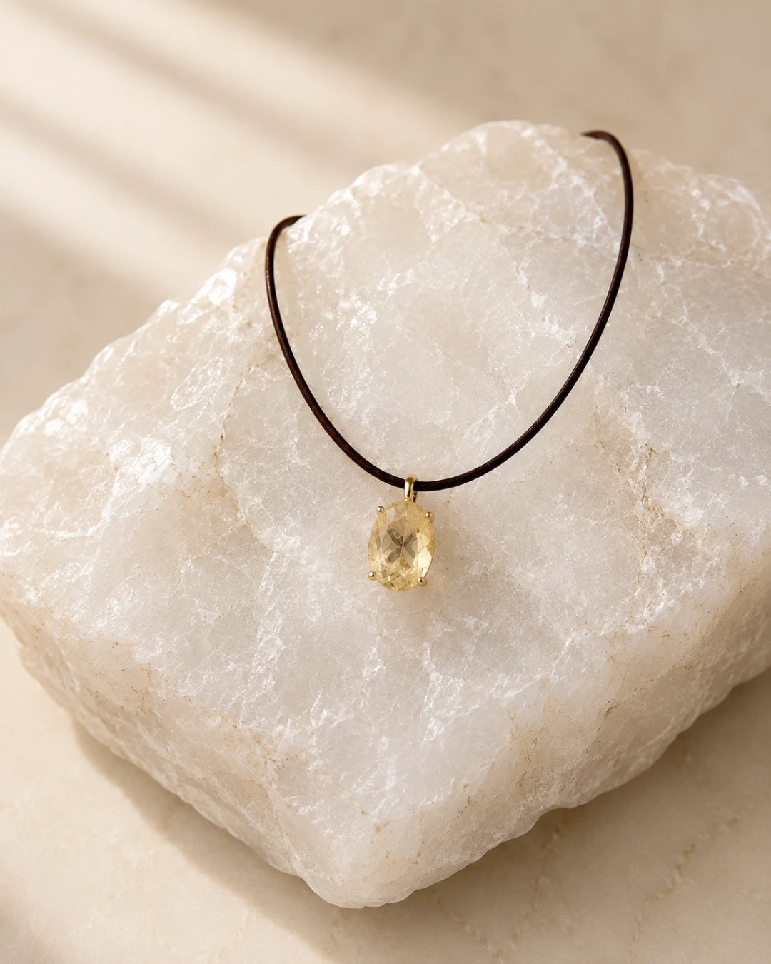Chocker Fio de Seda Gota Oval