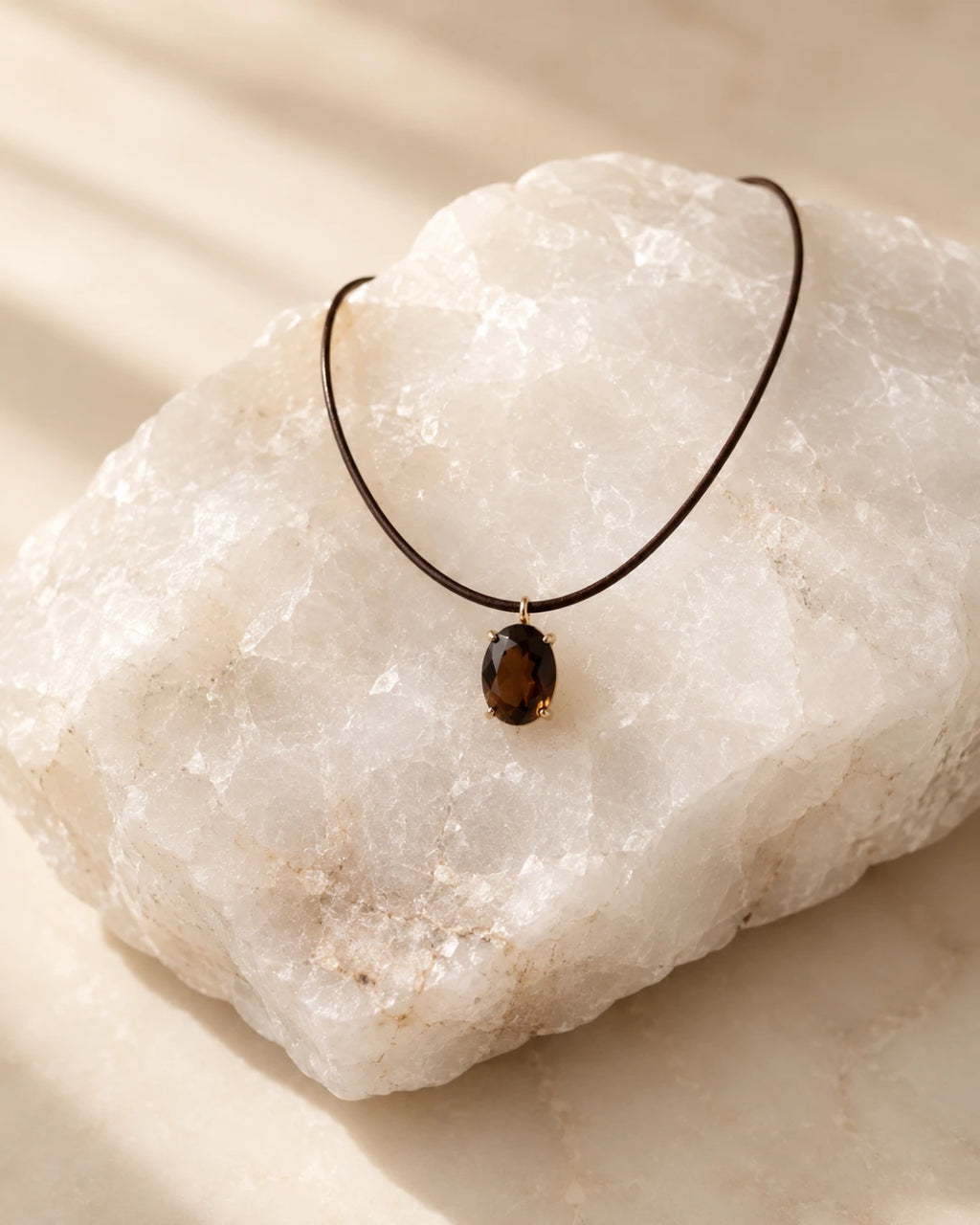 Chocker Fio de Seda Gota Oval