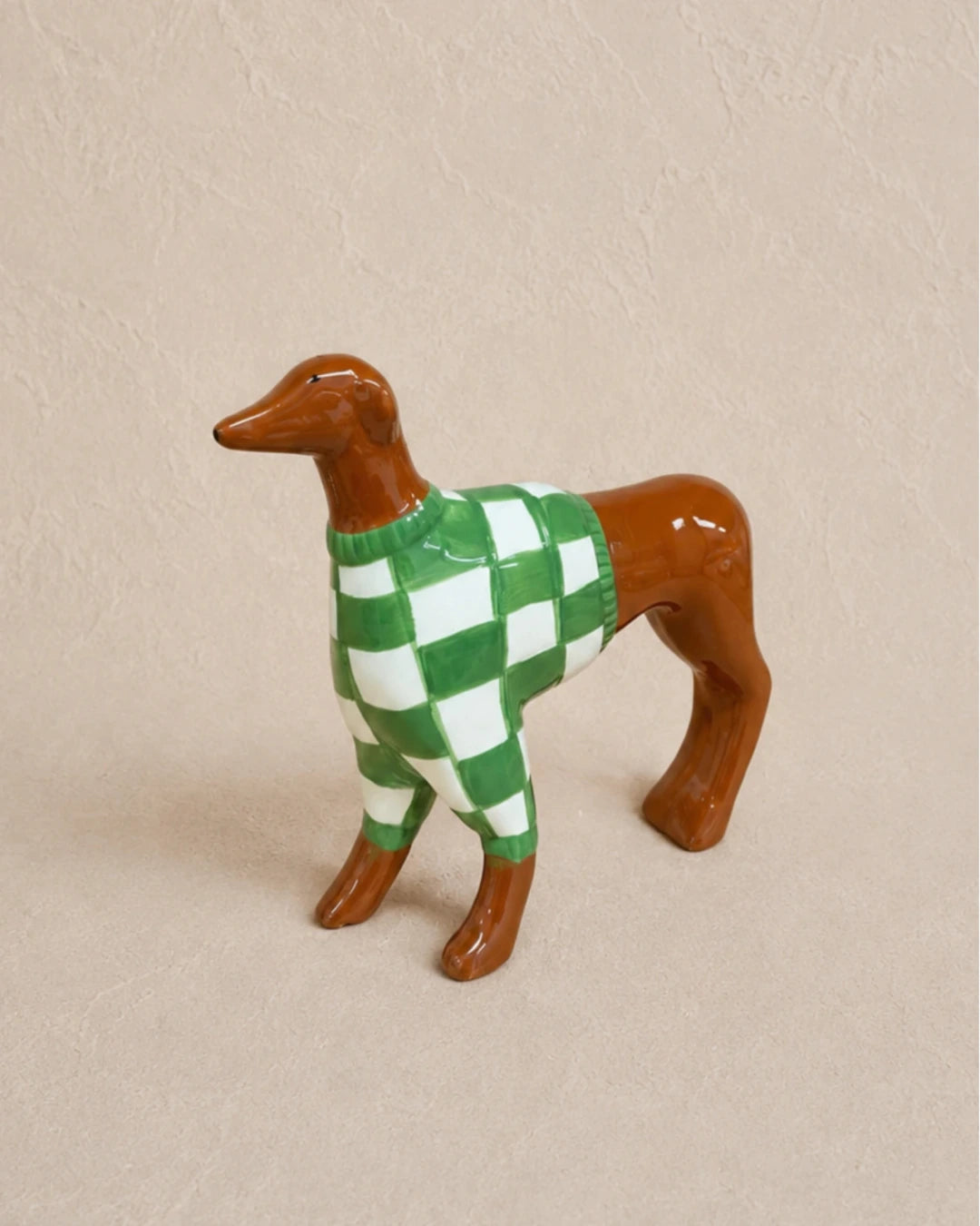 Cachorro de Cerâmica com Suéter Quadriculado