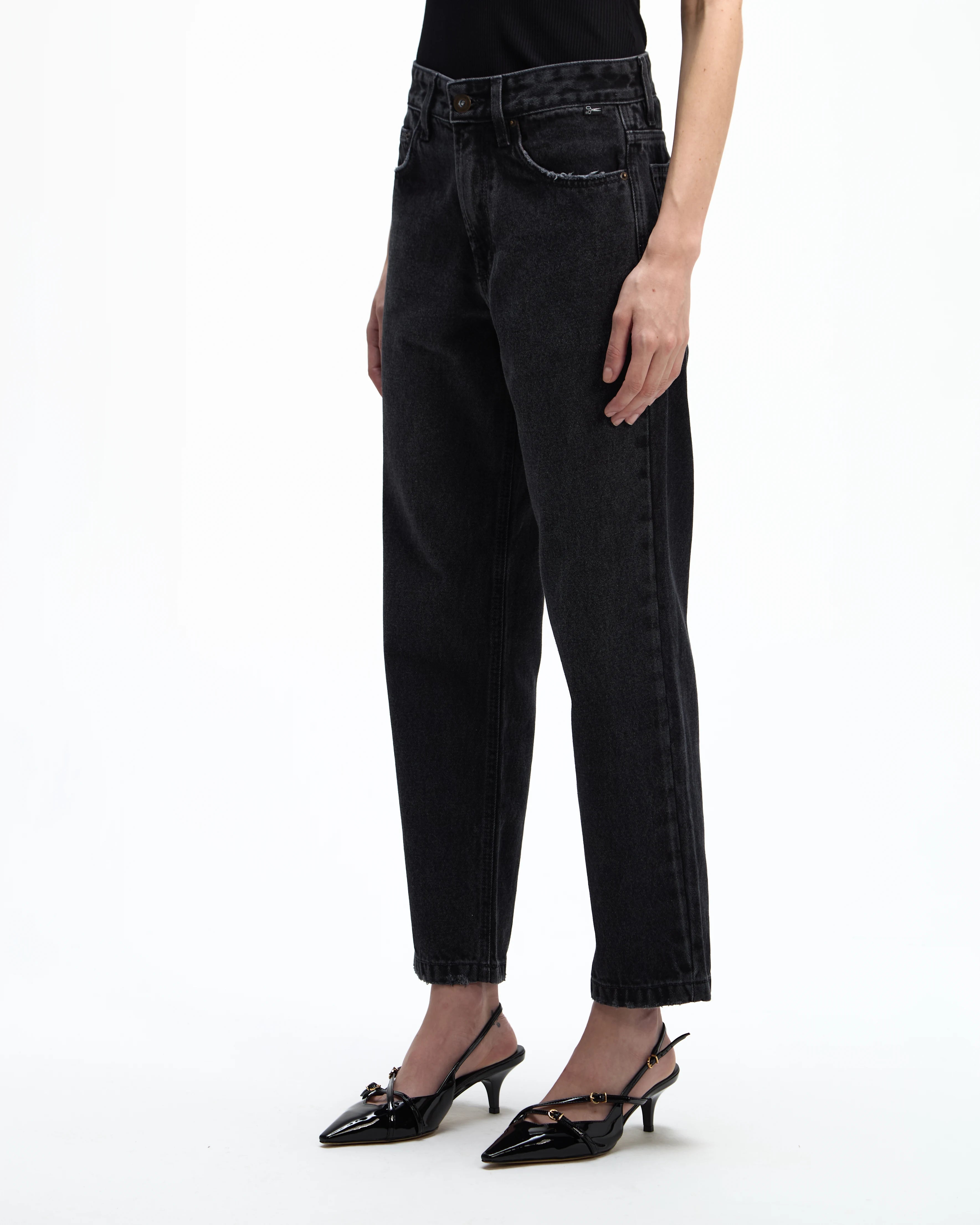 CLCAL02 - Calça Mom Black Denim Stone